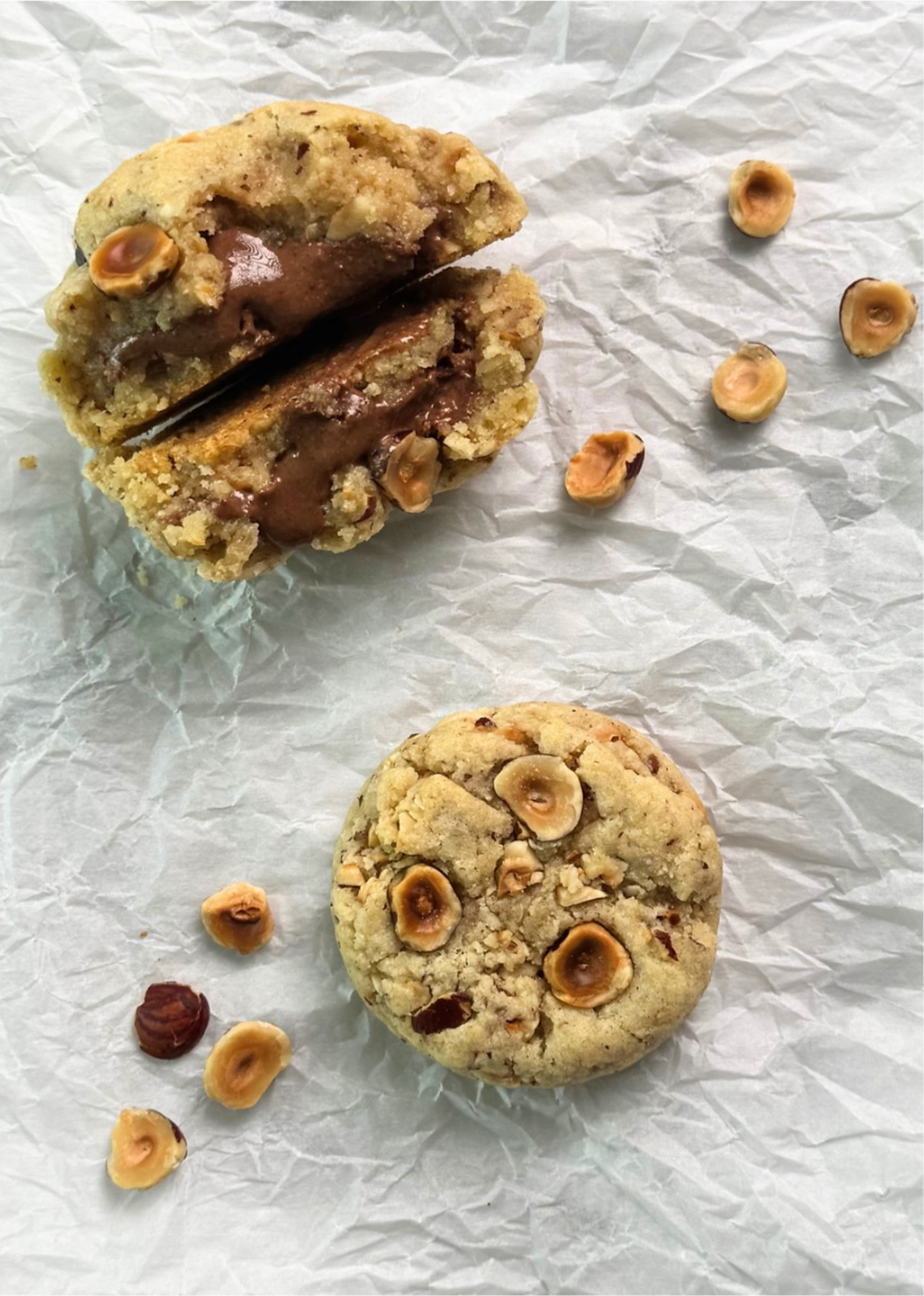 Hazelnut cookies with toasted hazelnuts