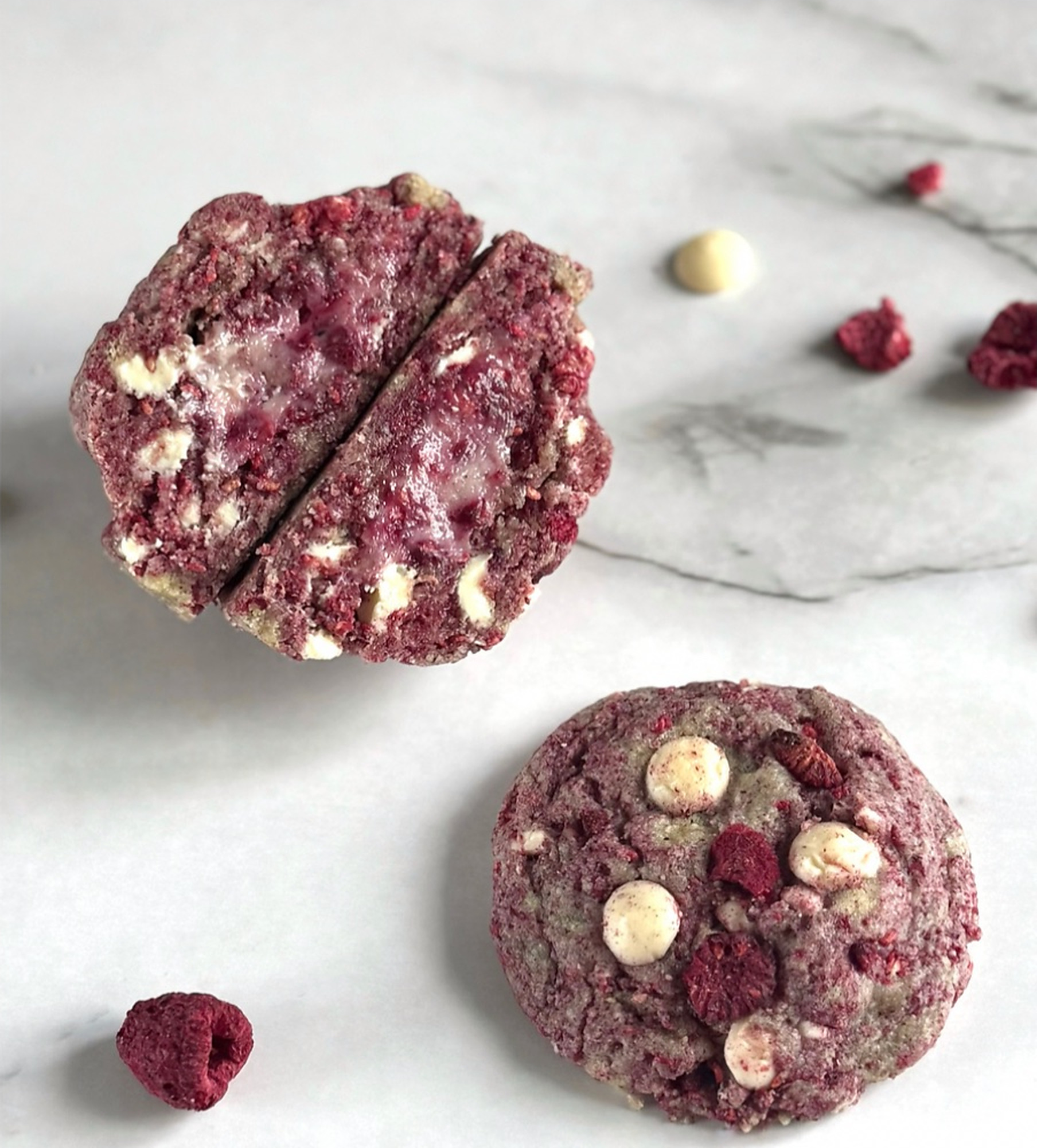 White chocolate and raspberry stuffed cookies